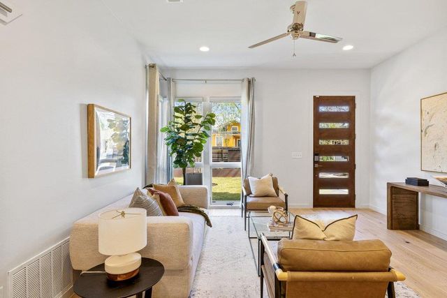 1605 Willow ST A, Austin, TX 78702