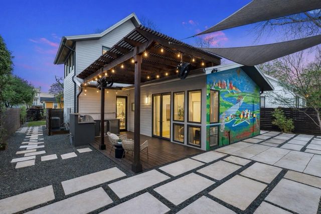 1605 Willow ST A, Austin, TX 78702