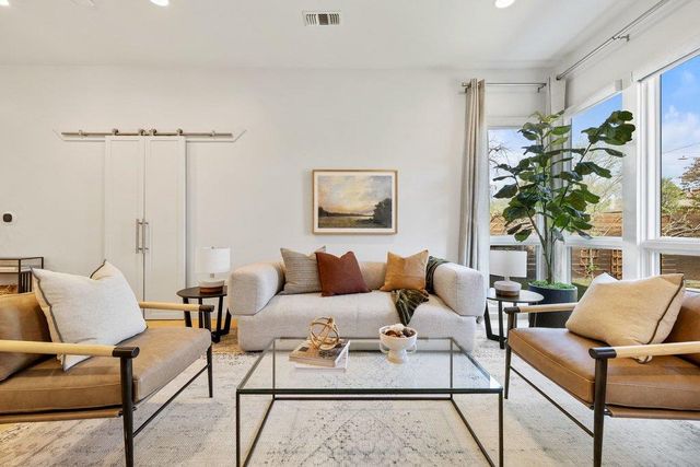 1605 Willow ST A, Austin, TX 78702