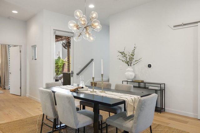 1605 Willow ST A, Austin, TX 78702