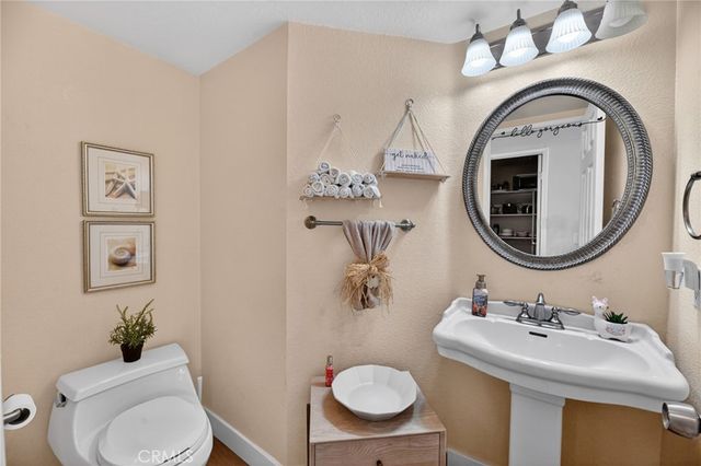 8892 Dahlia Drive, Corona, CA 92883