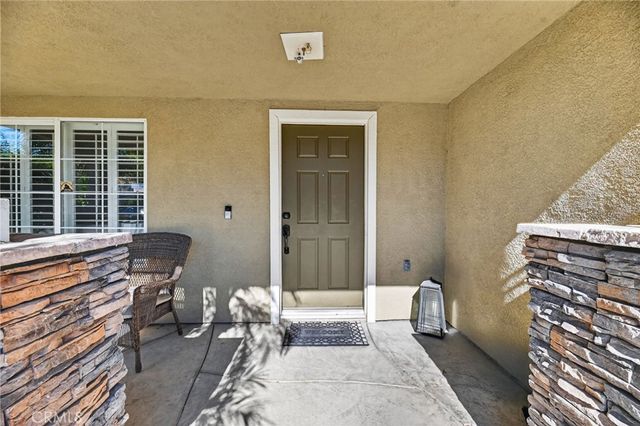 8892 Dahlia Drive, Corona, CA 92883