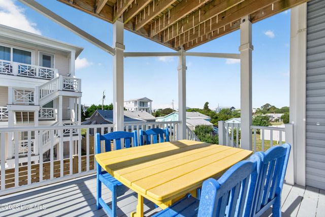 111 Hanby Avenue, Carolina Beach, NC 28428