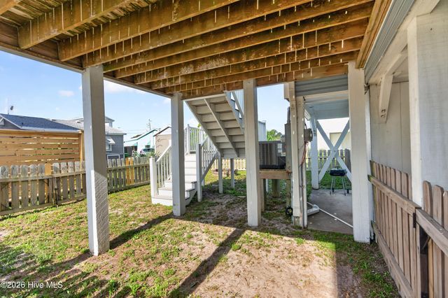 111 Hanby Avenue, Carolina Beach, NC 28428