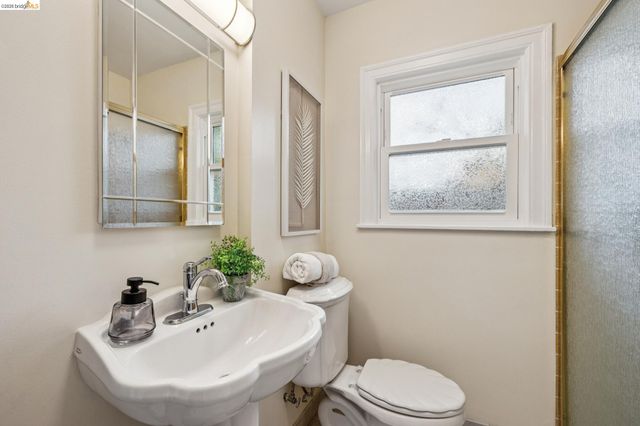 922 Carmel Ave, Albany, CA 94706