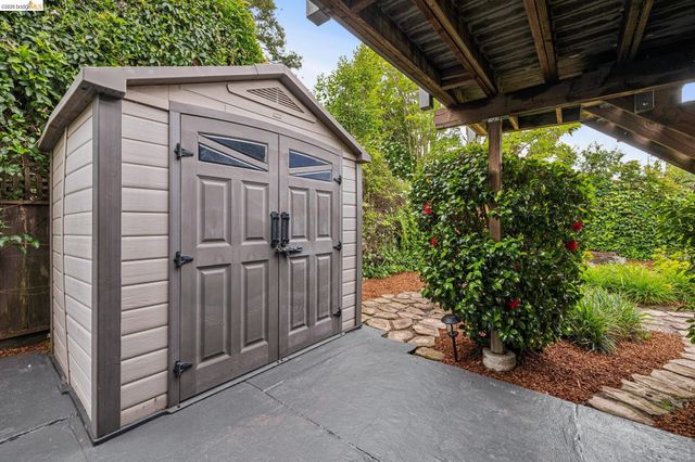 922 Carmel Ave, Albany, CA 94706