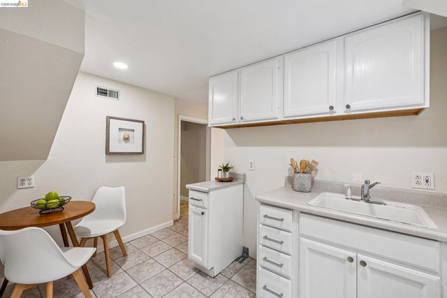 922 Carmel Ave, Albany, CA 94706