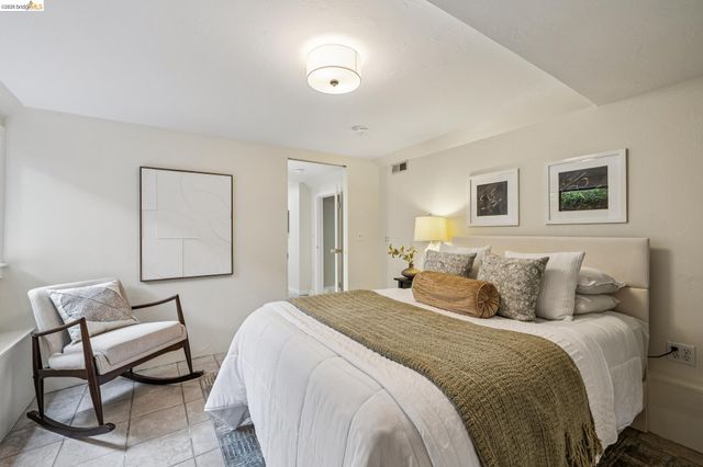 922 Carmel Ave, Albany, CA 94706