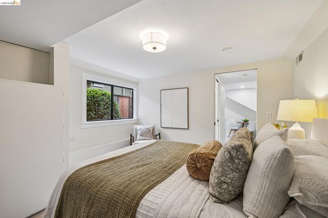922 Carmel Ave, Albany, CA 94706
