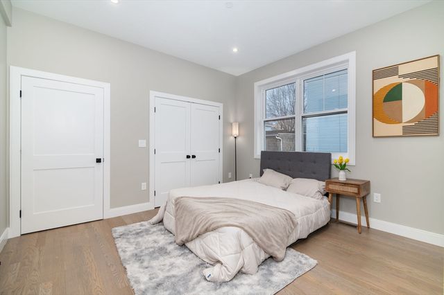 13 Arlington St A, Somerville, MA 02145