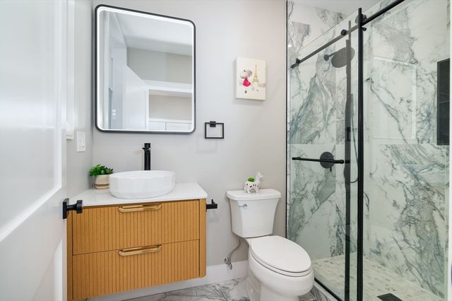 13 Arlington St A, Somerville, MA 02145