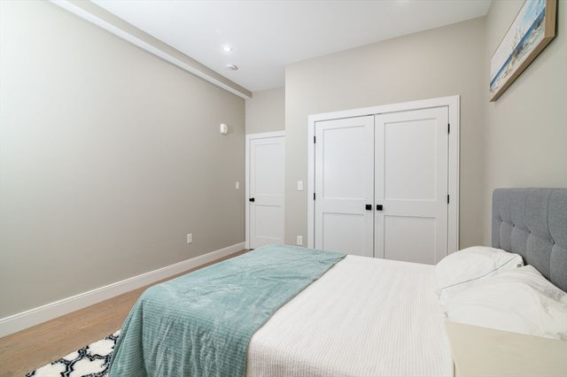 13 Arlington St A, Somerville, MA 02145