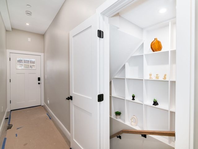 13 Arlington St A, Somerville, MA 02145