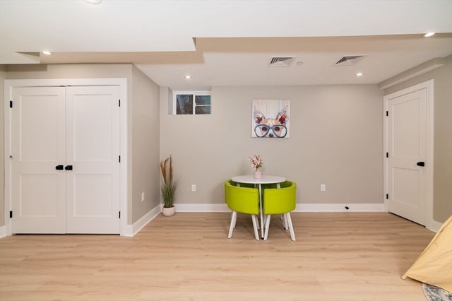 13 Arlington St A, Somerville, MA 02145