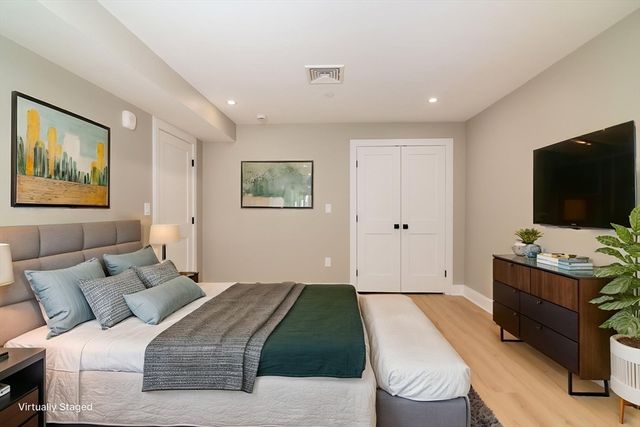 13 Arlington St A, Somerville, MA 02145