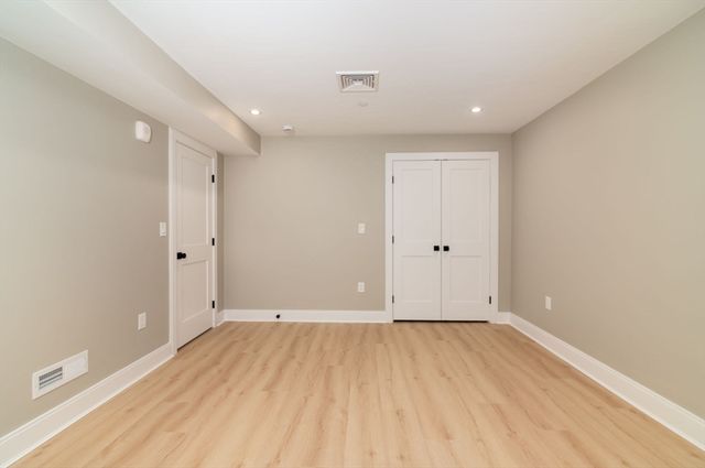 13 Arlington St A, Somerville, MA 02145