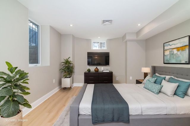 13 Arlington St A, Somerville, MA 02145