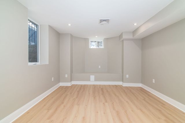 13 Arlington St A, Somerville, MA 02145