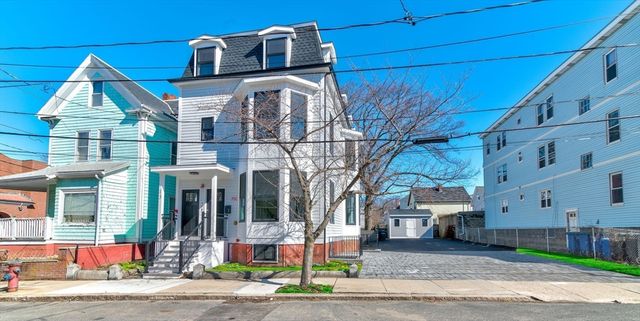 13 Arlington St A, Somerville, MA 02145