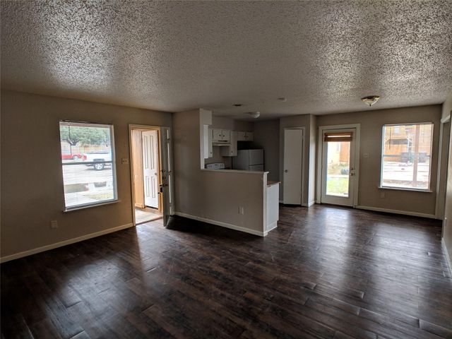 1603 Onion Creek Village DR B, Round Rock, TX 78664