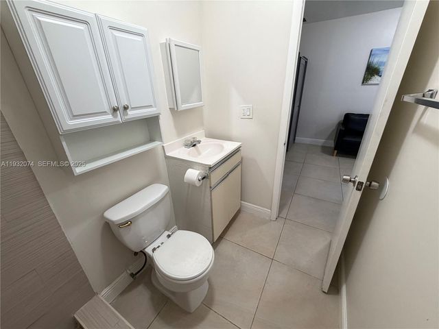 808 NW 19th St c, Fort Lauderdale, FL 33311