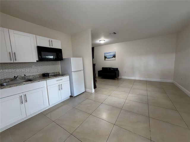 808 NW 19th St c, Fort Lauderdale, FL 33311