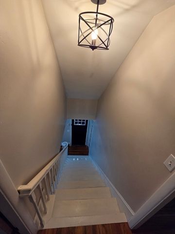 10 Wayne St, Fall River, MA 02721