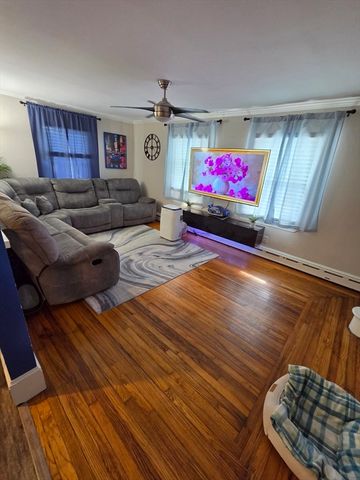 10 Wayne St, Fall River, MA 02721