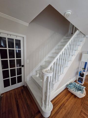 10 Wayne St, Fall River, MA 02721