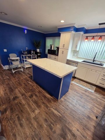 10 Wayne St, Fall River, MA 02721