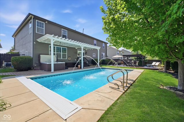 2540 Wineland Creek Drive, Carmel, IN 46074
