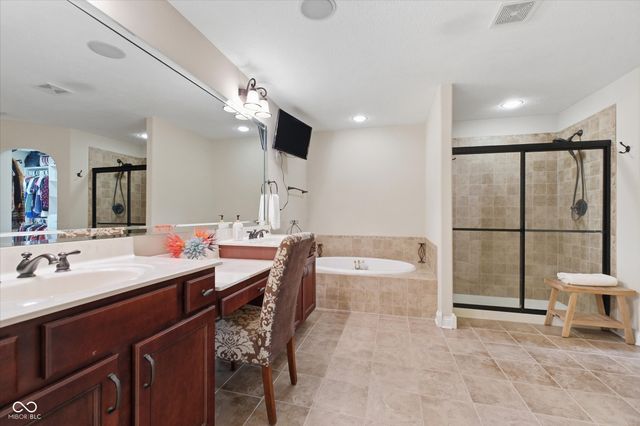 2540 Wineland Creek Drive, Carmel, IN 46074