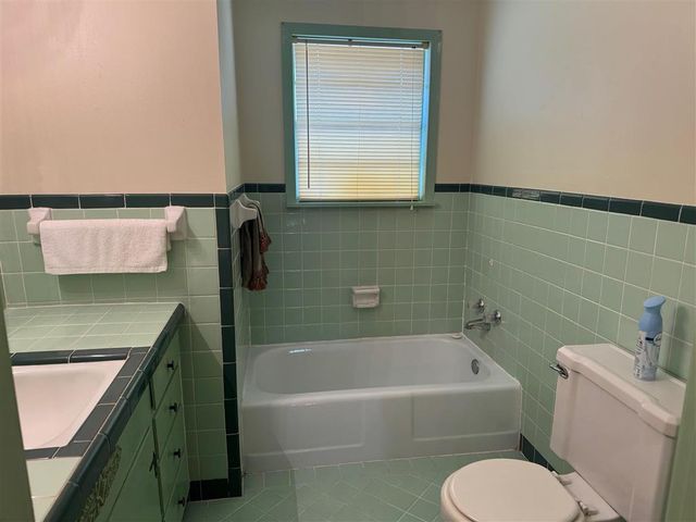 130 Spring Street, Lake Charles, LA 70605