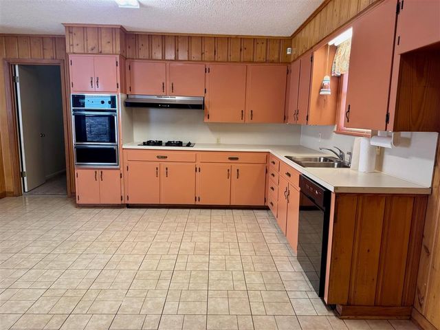 130 Spring Street, Lake Charles, LA 70605