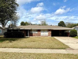130 Spring Street, Lake Charles, LA 70605
