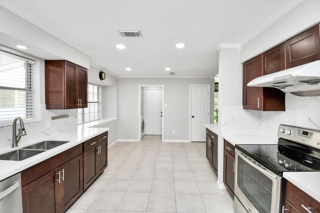315 Muirwood Lane, Sugar Land, TX 77498