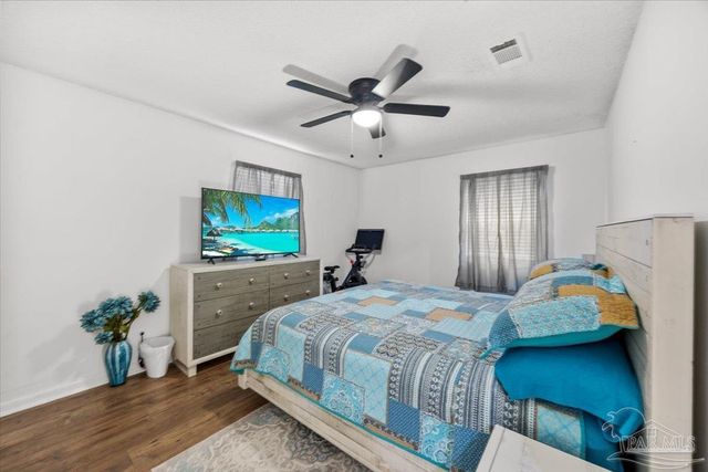 5637 Camellia Ave, Milton, FL 32570