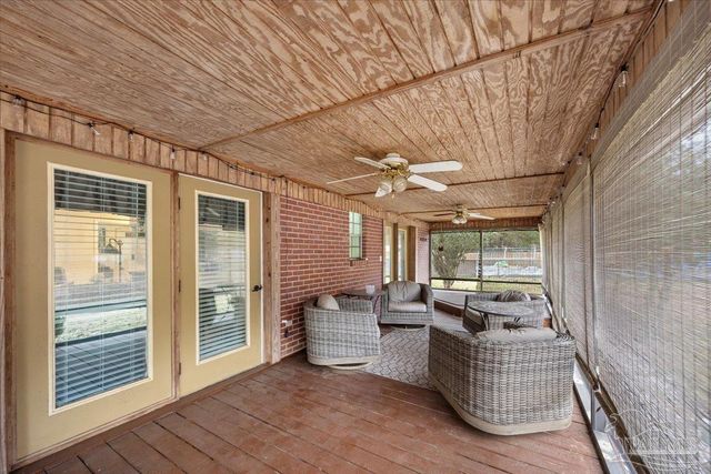 5637 Camellia Ave, Milton, FL 32570