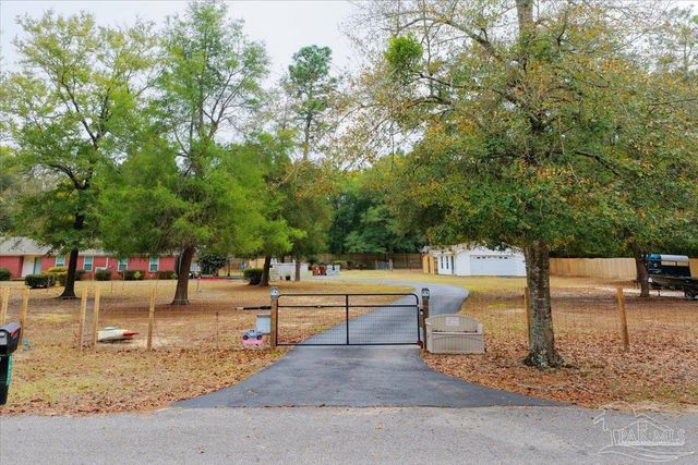 5637 Camellia Ave, Milton, FL 32570