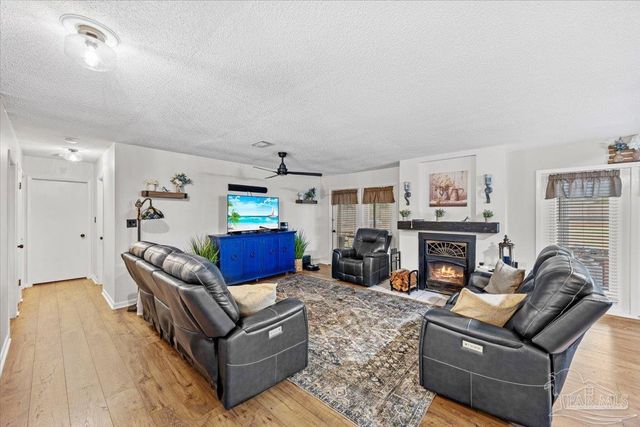 5637 Camellia Ave, Milton, FL 32570