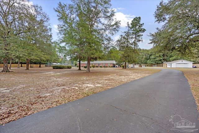 5637 Camellia Ave, Milton, FL 32570