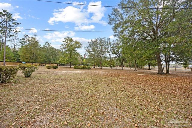 5637 Camellia Ave, Milton, FL 32570