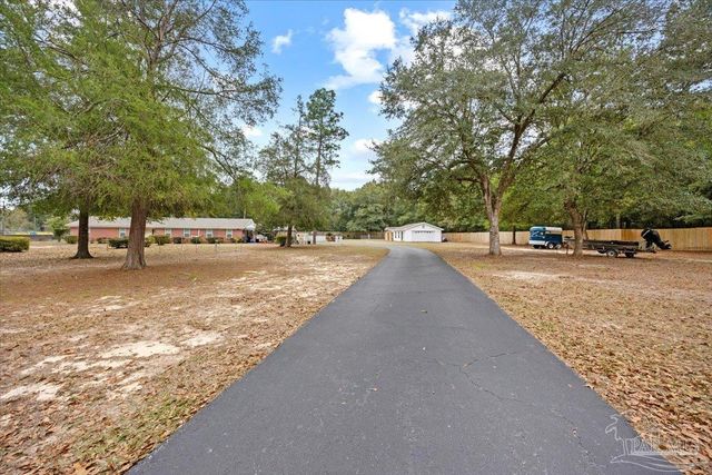 5637 Camellia Ave, Milton, FL 32570