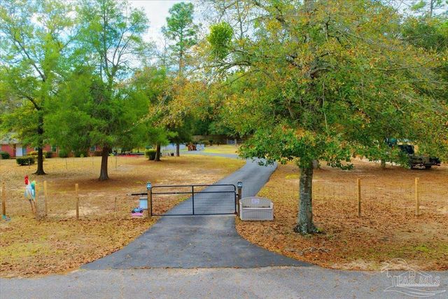 5637 Camellia Ave, Milton, FL 32570