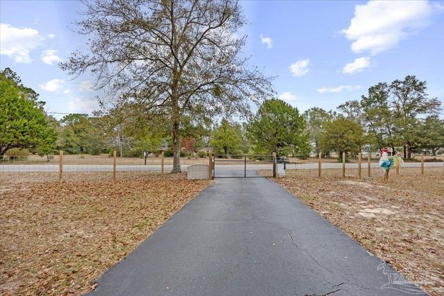 5637 Camellia Ave, Milton, FL 32570