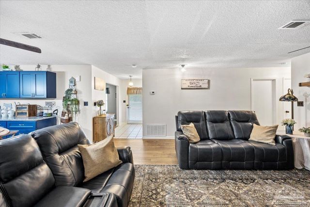 5637 Camellia Ave, Milton, FL 32570