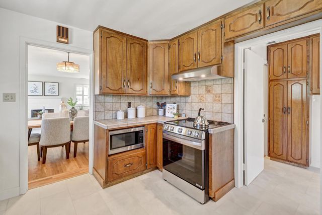 5506 C St, Sacramento, CA 95819