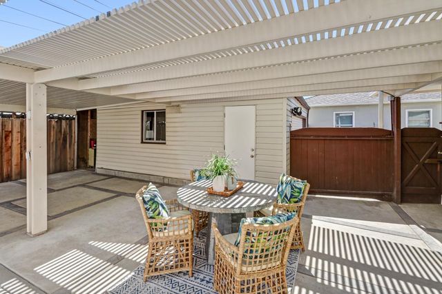 5506 C St, Sacramento, CA 95819