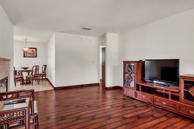 4053 Bairnsdale Way, Sacramento, CA 95826