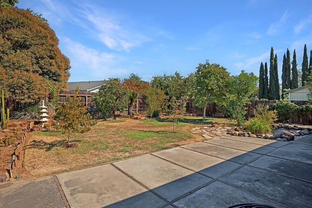 4053 Bairnsdale Way, Sacramento, CA 95826